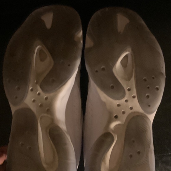 Air Jordan 11 CMFT Cherry - Picture 5 of 7